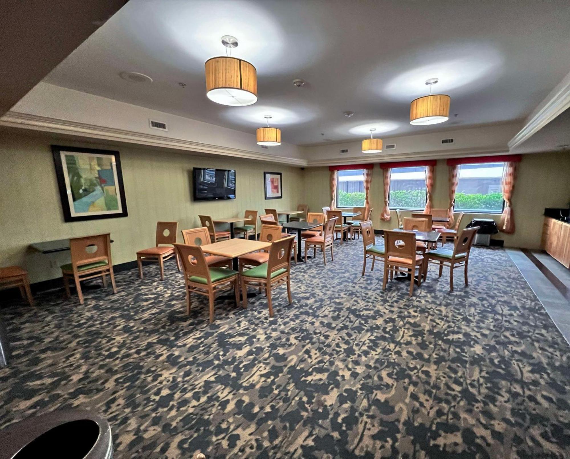 Best Western Plus Glen Allen Inn Exteriér fotografie